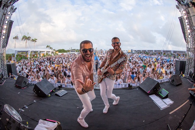 Rafa e Pipo Marques festejam chegada de 2017 no Colosso