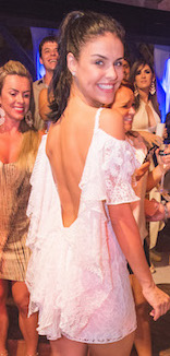 Atriz Paloma Bernardi atrai todos os holofotes no litoral cearense