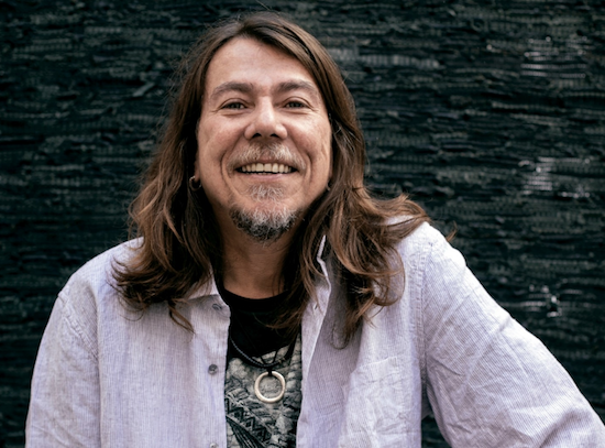 Lenine aterrissa em Fortaleza para show gratuito durante as Férias na PI