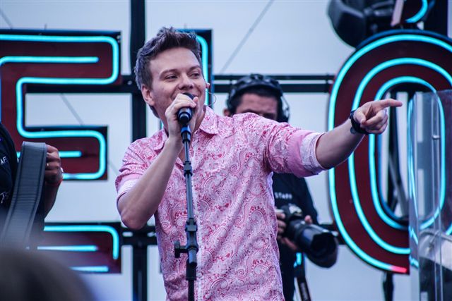 Michel Teló grava DVD no Café de La Musique