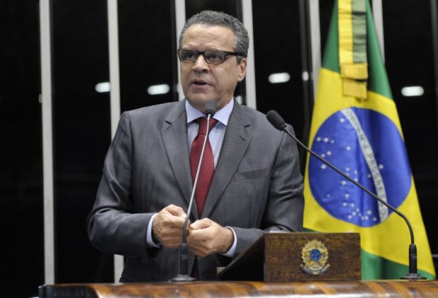 Henrique Eduardo Alves é o novo presidente da Câmara