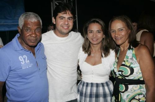 Teo e Isabel Meneses com Geraldo e Vera Lacerda