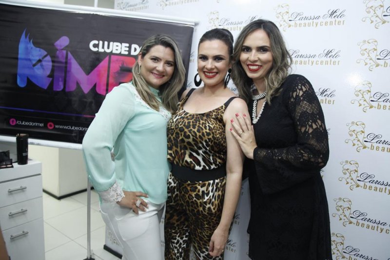 Danielle Campos, Roberta Bezerra e Karine Mendonça comemoram um ano do Clube do Rimel