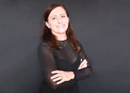 Celma Prata lança “O Segredo da Boneca Russa” em Portugal