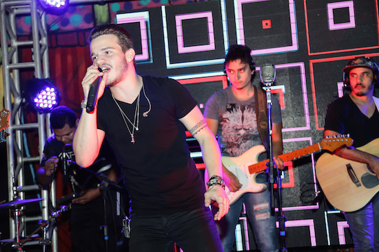 Matheus Fernandes e o Grupo É o Tchan agitam o Austin Pub às 22 horas