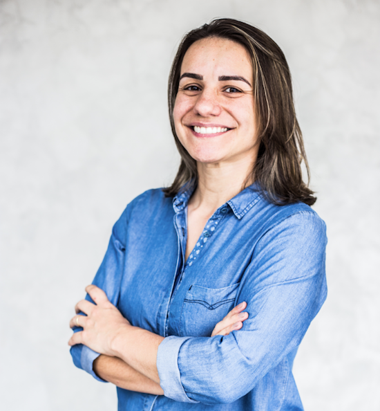 Juliana Buse realiza oficina de conservação preventiva de acervos fotográficos no MFF