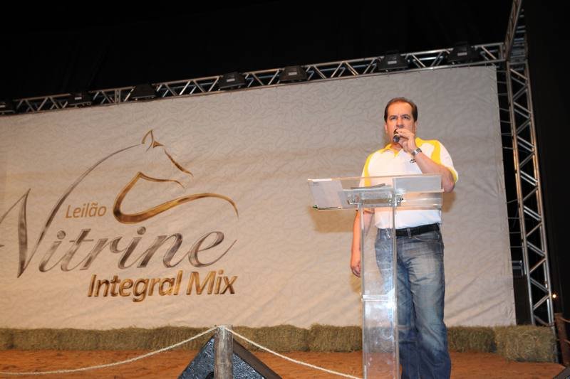 Marcos Lima pilotou o Leilão de Cavalos Vitrine Integral Mix