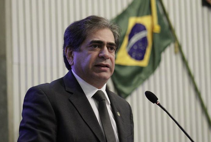 Zezinho Albuquerque recebe homenagem do TCM