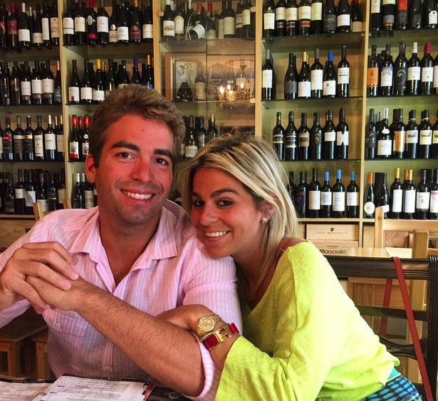 Amanda Távora e Leonardo Vidal noivam na Europa