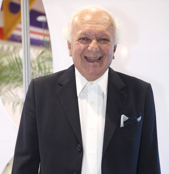 Campelo Costa celebra seus 50 anos de carreira na arte