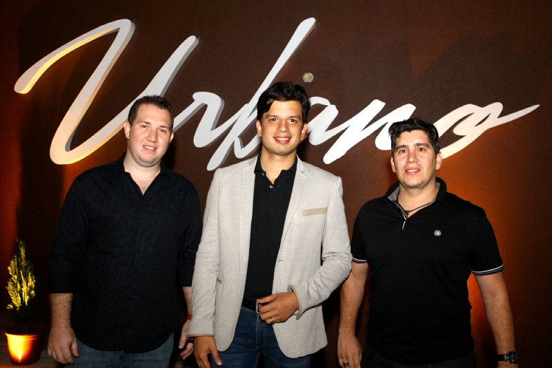 Inauguração do Urbano Bar agita Av. Santos Dumont, 5420