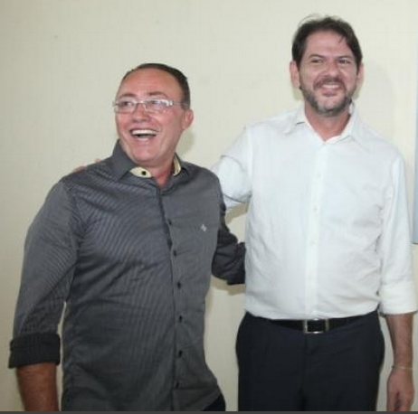 Autoridades recebem Troféu César Cals de Turismo