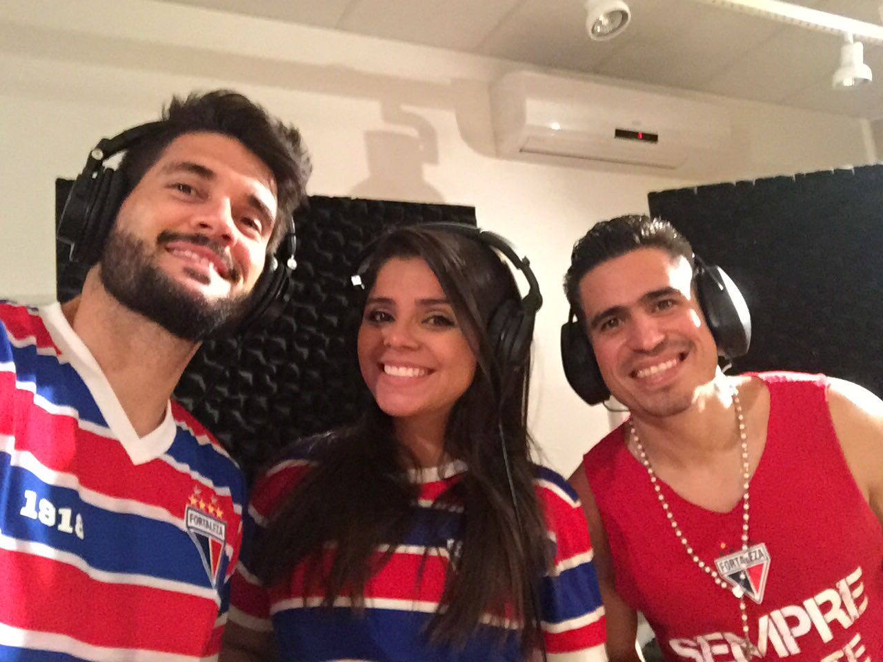 Ivo Brown interpreta novo hit do Fortaleza Esporte Clube