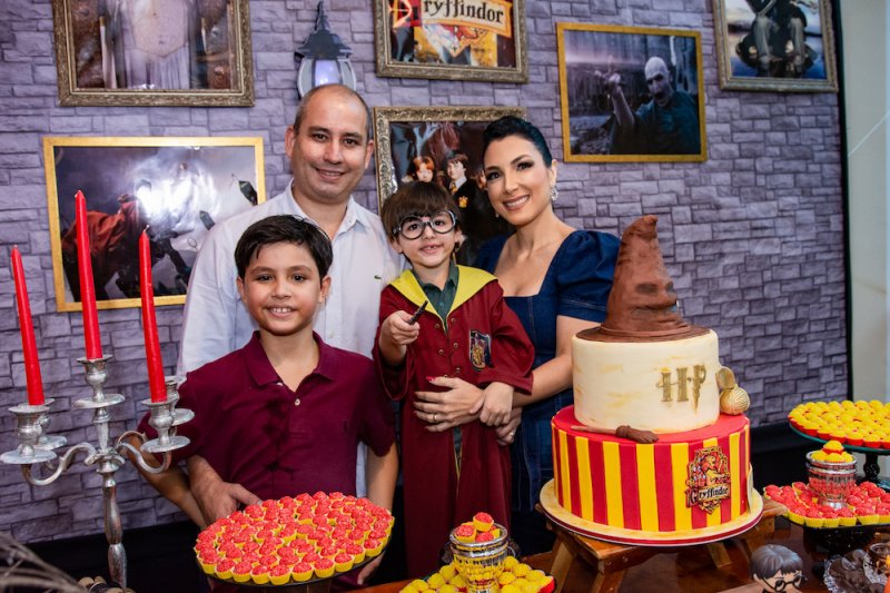 André e Daniela Linheiro celebram o quanto aniversário do pequeno João Vitor