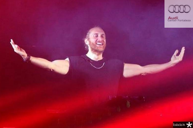 David Guetta lança primeiro clipe em tela dupla do mundo