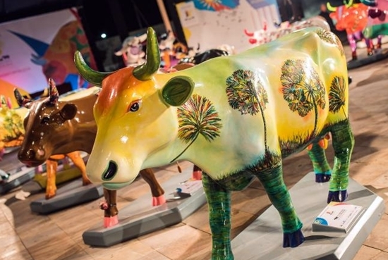 Iguatemi Fortaleza recebe exposição coletiva da CowParade Brasil