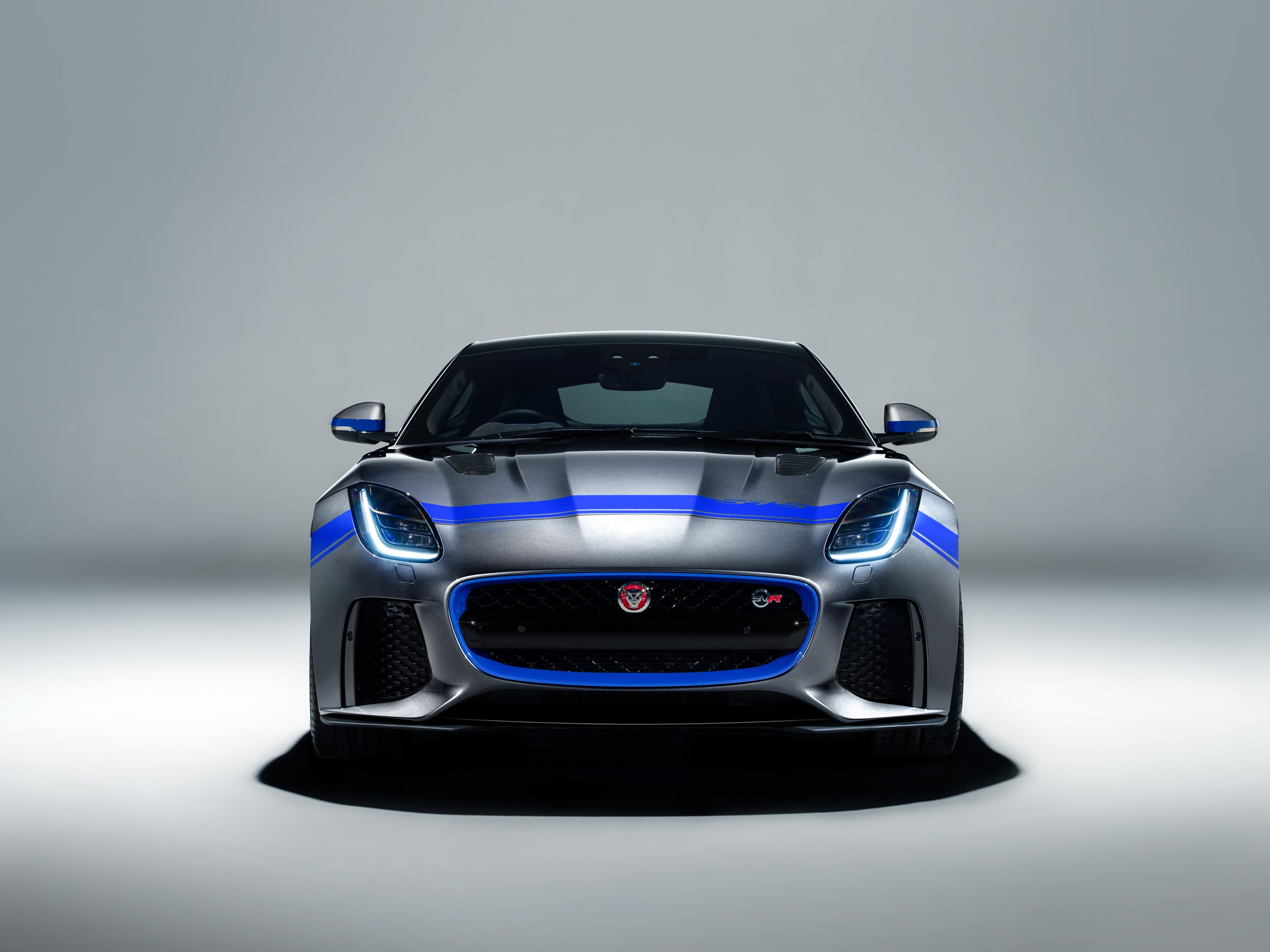Novo pacote que mexe com o design deixa o superesportivo Jaguar F-TYPE mais atrativo