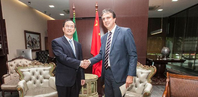 Camilo Santana analisa oportunidade de negócios com a China