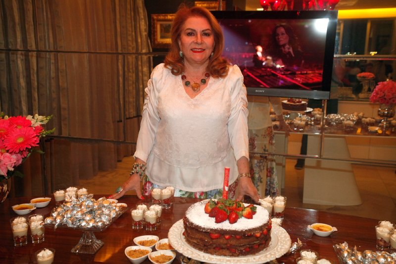 saúde - Maria da Graça Maia festeja aniversário com família e amigos