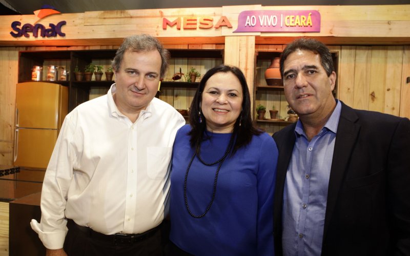 Luiz Gastão pilota coquetel de abertura do Mesa Ao Vivo Ceará 2014