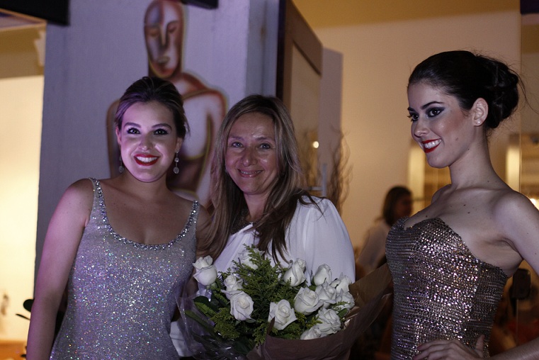 Ângela Lemos desfilou sua coleção de festa na Giverny