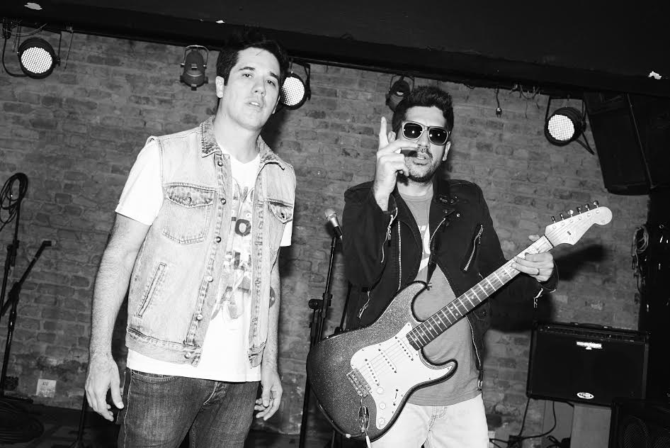 Rogério Flausino e Wilson Sideral cantam Cazuza, em Fortaleza