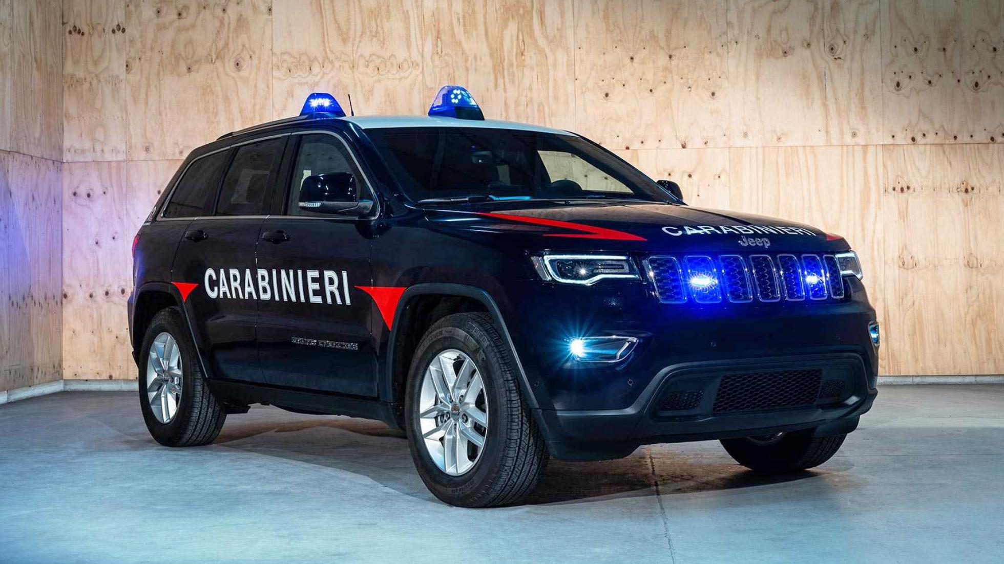 Polícia armada da Itália agora tem blindado Jeep Grand Cherokee