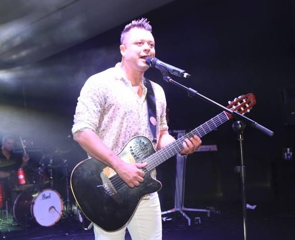 ”Devassaneja” esquenta domingo da Cervejaria Devassa Aldeota