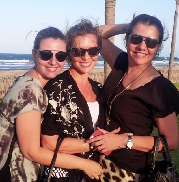 Triplo brinde no Zorah Beach