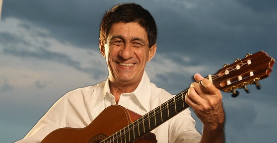 Fagner faz show beneficente em Fortaleza