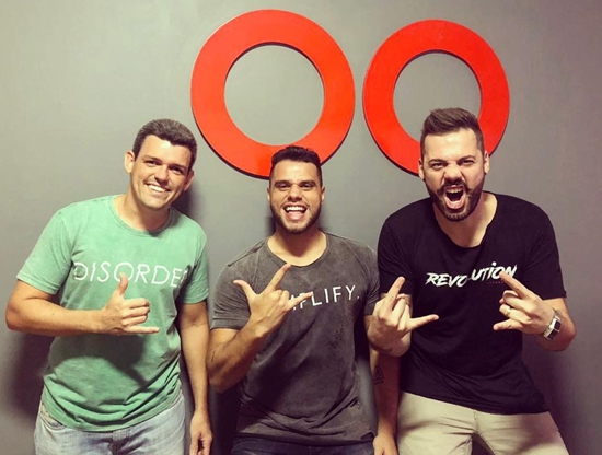 Cheia de bossa e super jovial, grife catarinense aterrissa, hoje, no Iguatemi Fortaleza