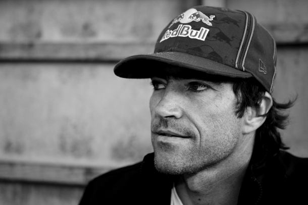 Mitsubishi leva sorteado para surfar com Carlos Burle