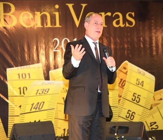 Ciro Gomes é destaque na Festa do Prêmio Contribuintes