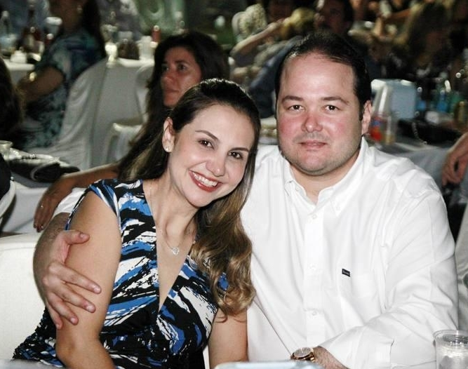 Adriana Queiroz reúne as amigas no Moleskine Gastrobar