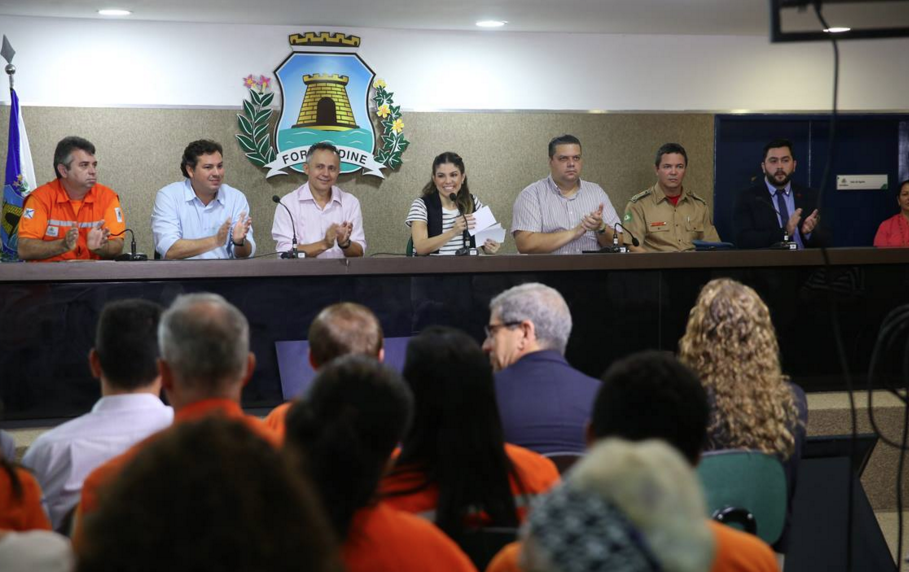 Carol Bezerra lança campanha de solidariedade às vítimas das inundações em Fortaleza