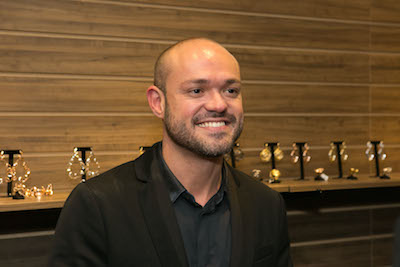 Rodrigo Potechi inaugura joalheiria na Oscar Freire