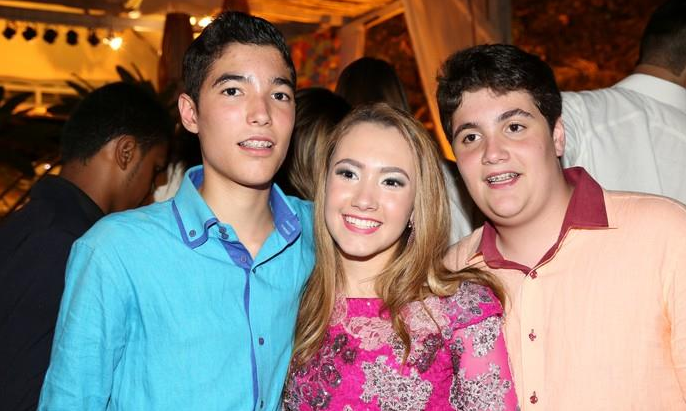 Alexia Fontes entrega os detalhes da decoração dos 15 anos dos trigêmeos