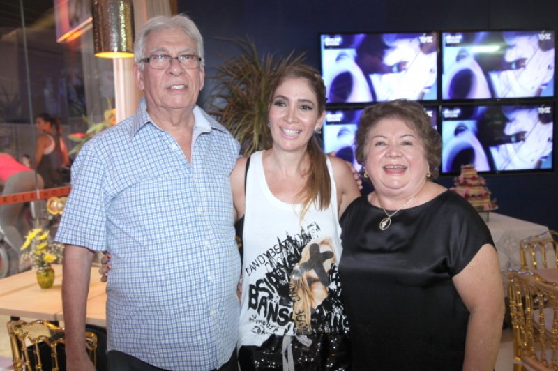 Daniele Pontes brinda a nova idade no Complexo Central do Corpo