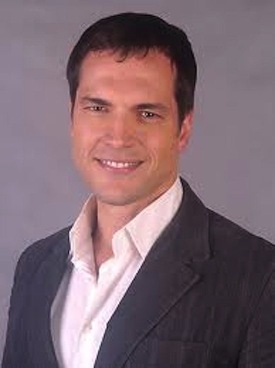 Daniel Boaventura estampa capa de revista e fala sobre suas paixões