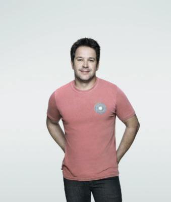 Murilo Benício é clicado com camiseta do Alvo Azul