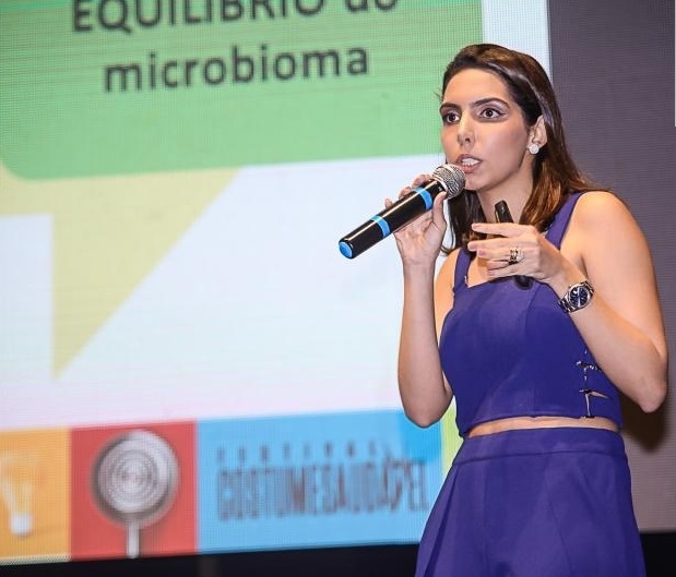 Carla Laprovítera dá dicas para manter a dieta mesmo no feriadão