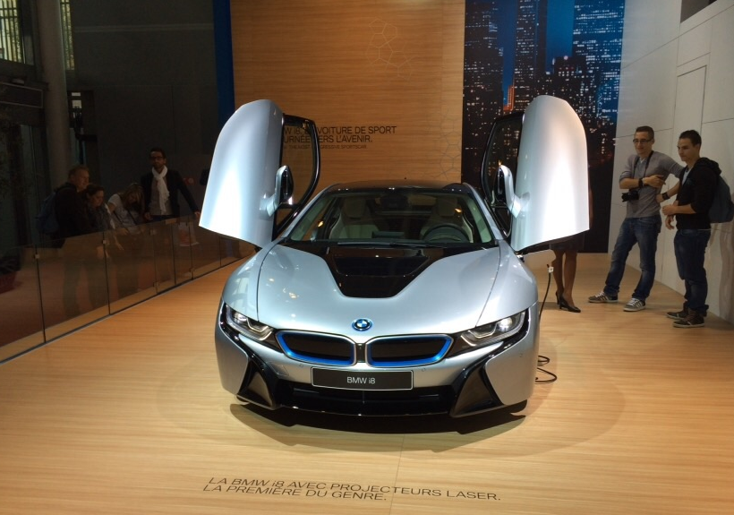 Os carrões que chegam no Salão de Paris. Vem ver!