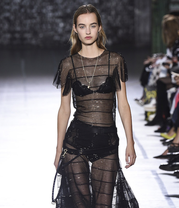 Get The Look: saiba como usar as transparências vistas nas temporadas internacionais