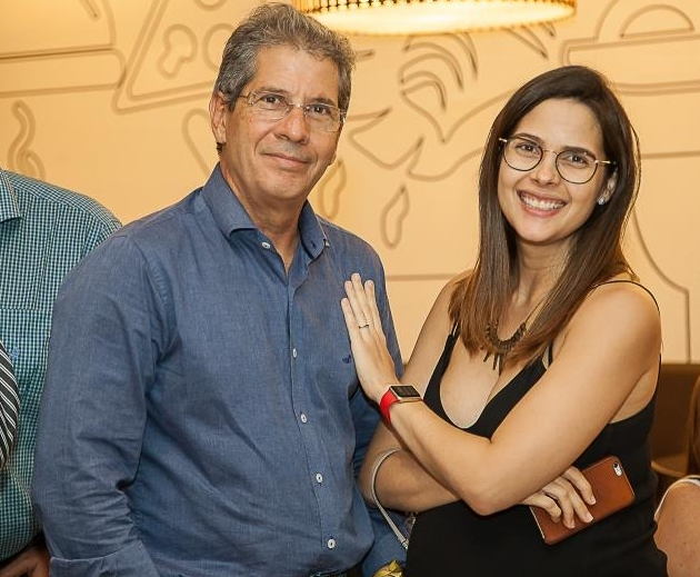 Mercadinhos São Luiz promovem ações em apoio ao movimento Outubro Rosa