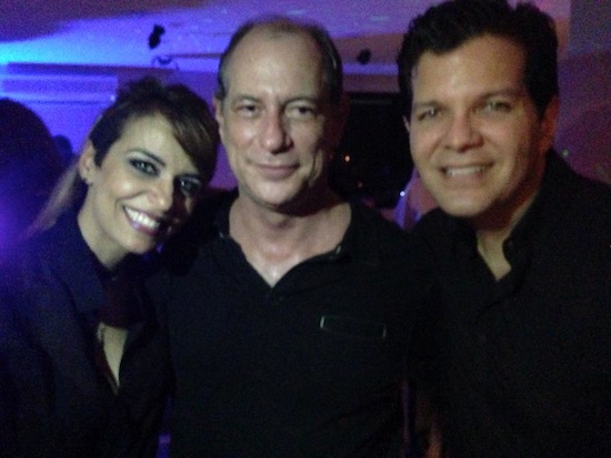 Ciro Gomes festeja birthday em ritmo de Halloween