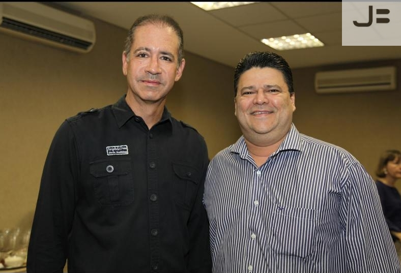 Colombo Cialdini recebe Medalha Celso Furtado