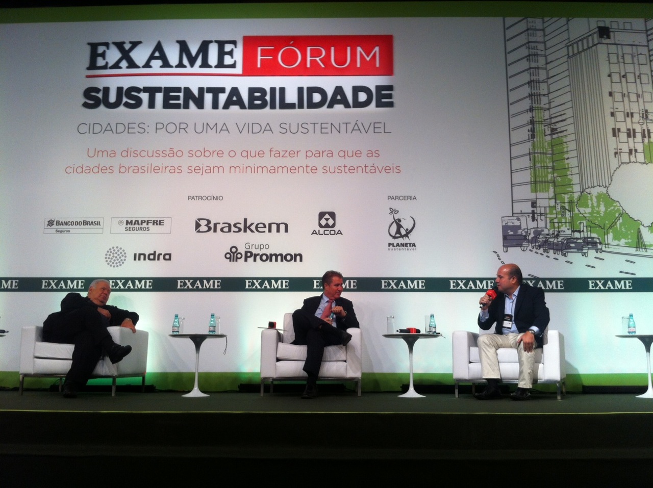 Roberto Cláudio apresenta experiências de Fortaleza em Fórum sobre sustentabilidade