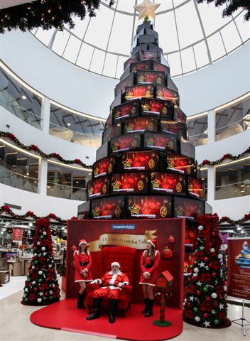 Magazine Luiza inaugura maior árvore de Natal do Brasil