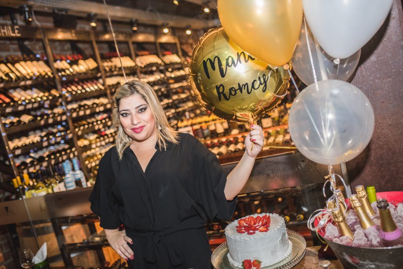 Alegria e muita descontração dão o tom da sessão parabéns de Manu Romcy