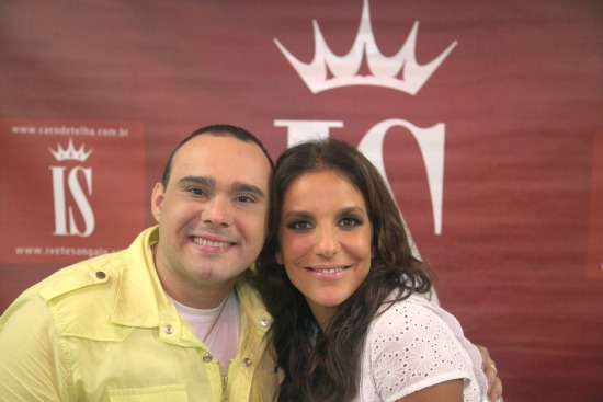 Clic de Julio Macedo ao lado de Ivete Sangalo